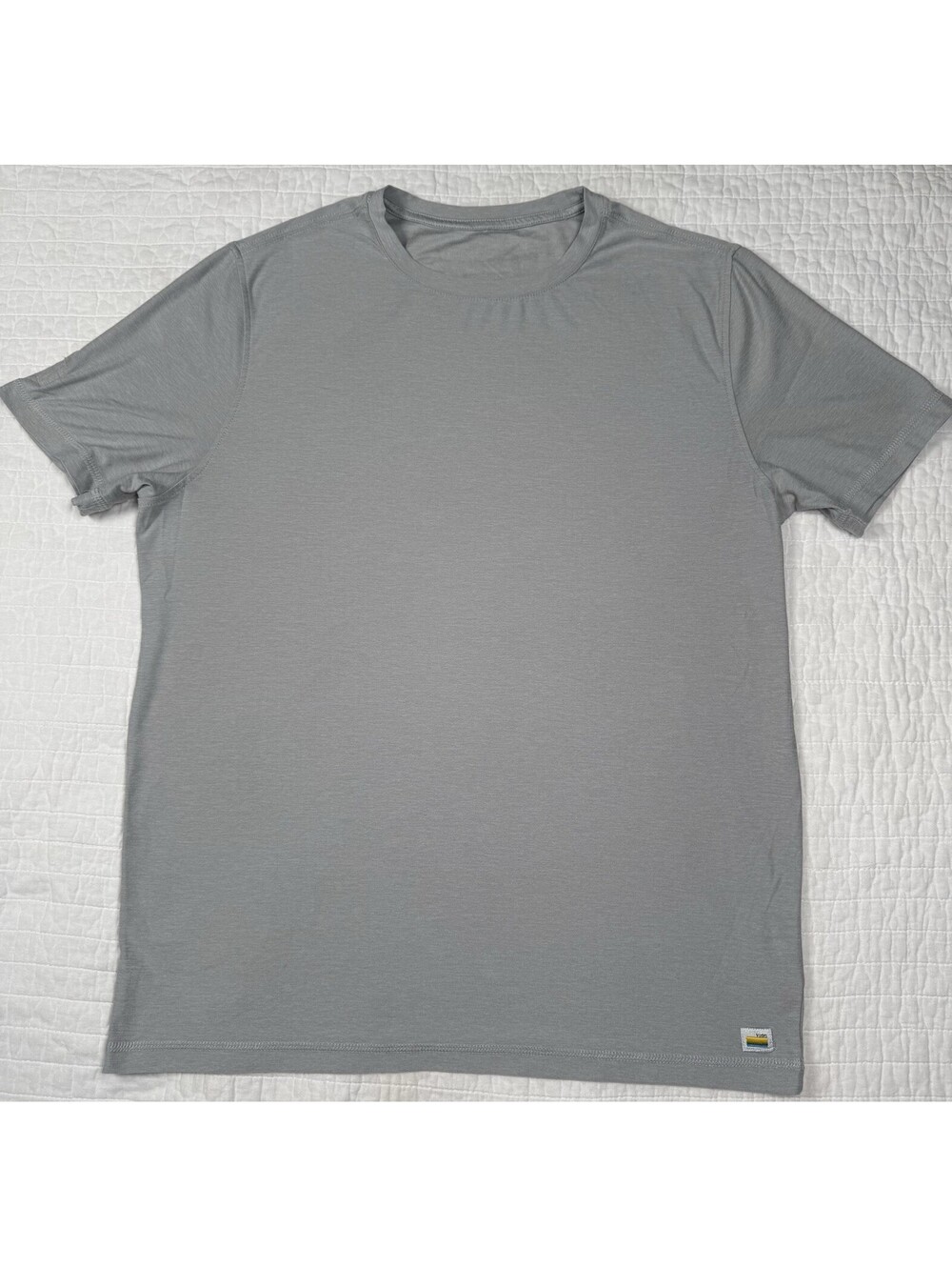 Vuori Strato Tech Tee Men Medium Gray Performance Stretch Crew Neck V126